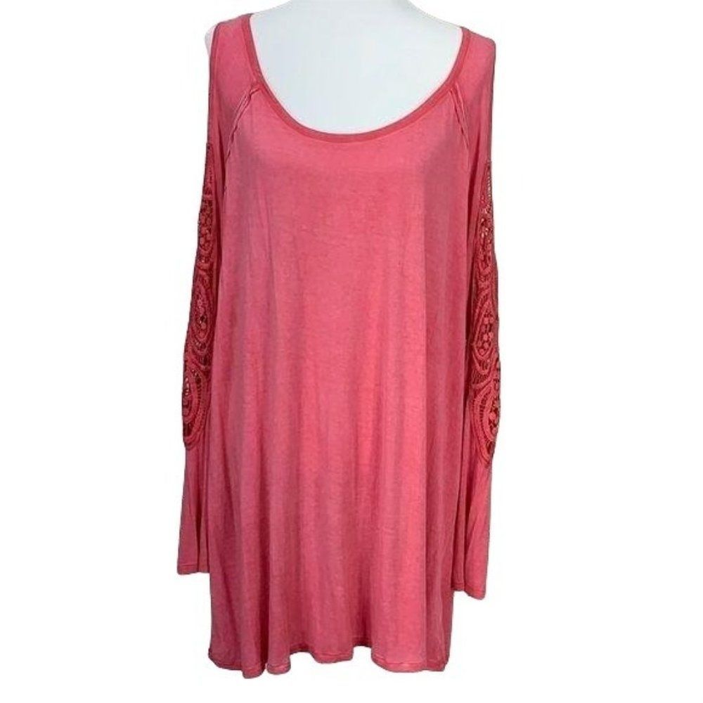Bobbie Brooks Woman Faded Red Embroidered Cold Shoulder Ombre Tunic‎ Top Size 1X